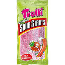 Trolli bomboane de mestecat STRAWBERRY Sour Strips 85г