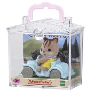 Set de calatorie - veverita cu masina SYLVANIAN FAMILIES